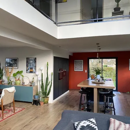 Quarto em Acomodações Particulares Quartier Maillets - Avec Salle D'eau Privative - Piscine - Parking Clos - Proche Tramway *