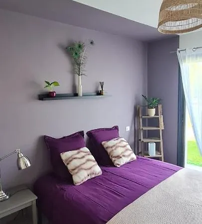 Quarto em Acomodações Particulares Quartier Maillets - Avec Salle D'eau Privative - Piscine - Parking Clos - Proche Tramway
